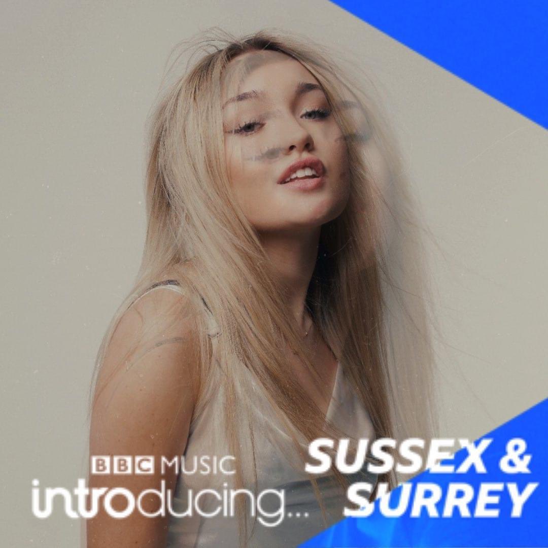 AmberTmusic's tweet photo. Listen out for first play of my new single “Tightrope” tonight from 8pm on  @bbcintroducing @BBCSurrey @BBCSussex @BBCSounds @MelitaRadio  🙌🏻💕 https://t.co/DNnR5iJSnU
