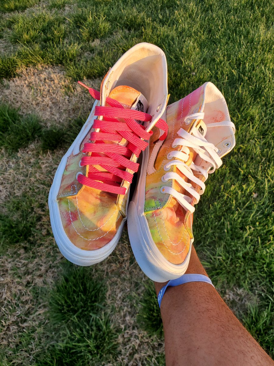 Ubdrippincustom's tweet photo. Tie dye sunset high top vans #custom #customkicks #customshoes #creativity #art #shoecustoms #follow #newdesign #fashion #shoecustomizers #style #womensfashion #Mensfashion #summertime https://t.co/35PJu3uCta