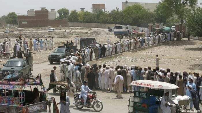 NaimatUllahWazi's tweet photo. This is how Pashtuns are treated at the both sides of Durand Line.
#HumiliationATCheckposts https://t.co/OIQ3zZW99d