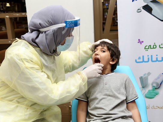 AlAhsaHC's tweet photo. انطلقت مساء اليوم الفعالية التوعوية "ابتسامتك سر جمالك" التي ينظمها #تجمع_الأحساء_الصحي ممثلاً بإدارة طب الأسنان وذلك في مجمع اللولو وتستمر لمدة ٣ أيام وتتضمن العديد من الأركان التوعوية في مجال صحة الفم والأسنان. https://t.co/8qYOLGpcXq