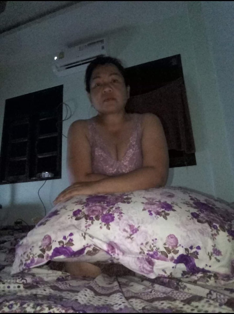 bellyed50's tweet photo. ที่เบลไม่อยากคุยต่อกับใครในเฟสในไลน์ เบลบอกแค่เราคุยแค่ในทวิตก็พอ ที่ต้องทำแบบนี้ก็คือเบลไม่อยากให้คนรอบข้างเอาไปพูดว่าเบลเป็นอย่างงั้นอย่างงี้ เบลคิดว่าทวิตดีสุดแล้วที่จะระบายอารมเล่าประสบการแลกเปลี่ยนแบบ���ม่ต้องสนใคร #รุ่นแม่ https://t.co/TZ2k6vVWPR