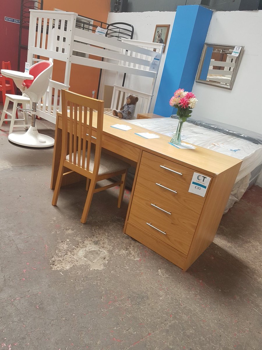 CtWolverhampton's tweet photo. In store at CT Bilston, this computer desk set is available for £30.

Our address is:
CT furniture 
Unit 17 to 18 Barton park Ind. Est, Etruria Way Bilston Wolverhampton WV14 7LH 

Contact 01902 496010. 

Open Monday to Friday from 8.30am till 4.30pm and Saturday 9am-4pm https://t.co/Hs9dVzf5Ot