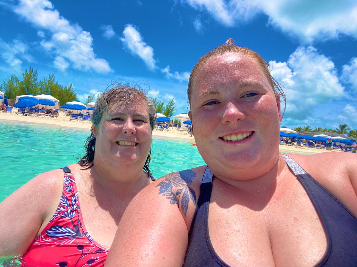 maddierea18's tweet photo. Bimini, Bahamas https://t.co/GwHaxkE7Xw