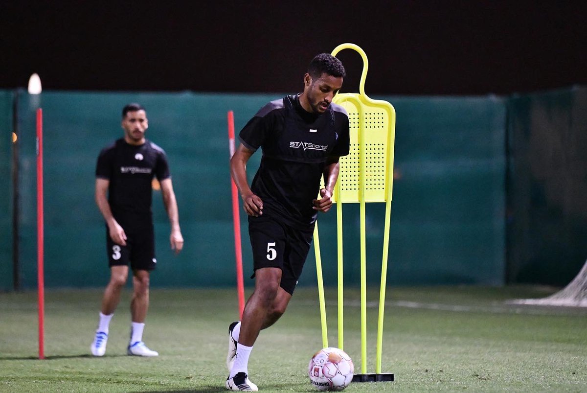 ALGHARAFACLUB's tweet photo. 📸 فريقنا يستهل تدريباته استعداداً للموسم الجديد 2022-2023
#دوري_نجوم_qnb
#الغرافة 💛💙 https://t.co/zXV97VFznz