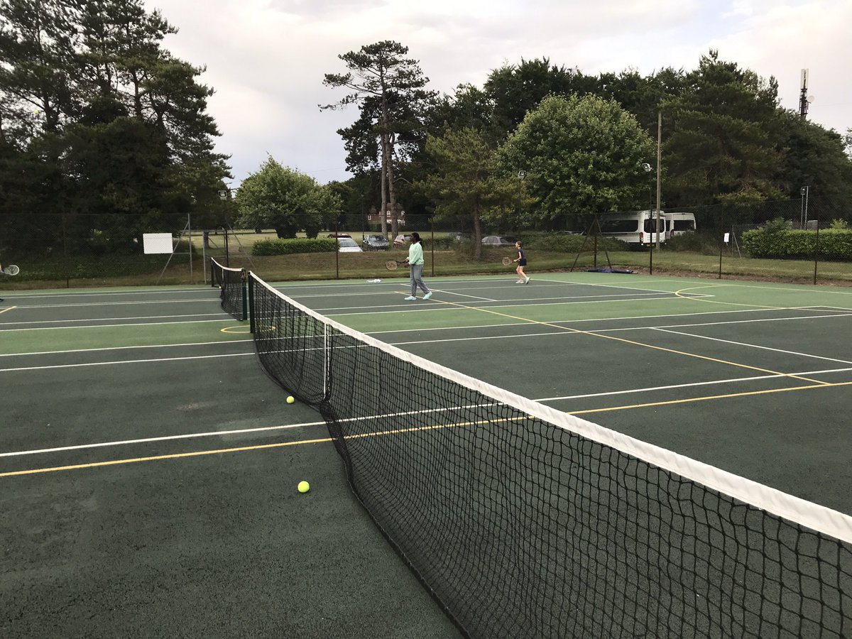 StSwithunsLeRoy's tweet photo. Le Roy boarders and our visiting Year 5 are visiting senior houses, this evening, to play tennis.  Some are participating in inter-house matches, tomorrow, and it’s all good practice!  Le Roy and St Swithun’s boarders really are the best. #StSwithunsBoarding #StSwithunsCommunity https://t.co/7oiNFYdtKn