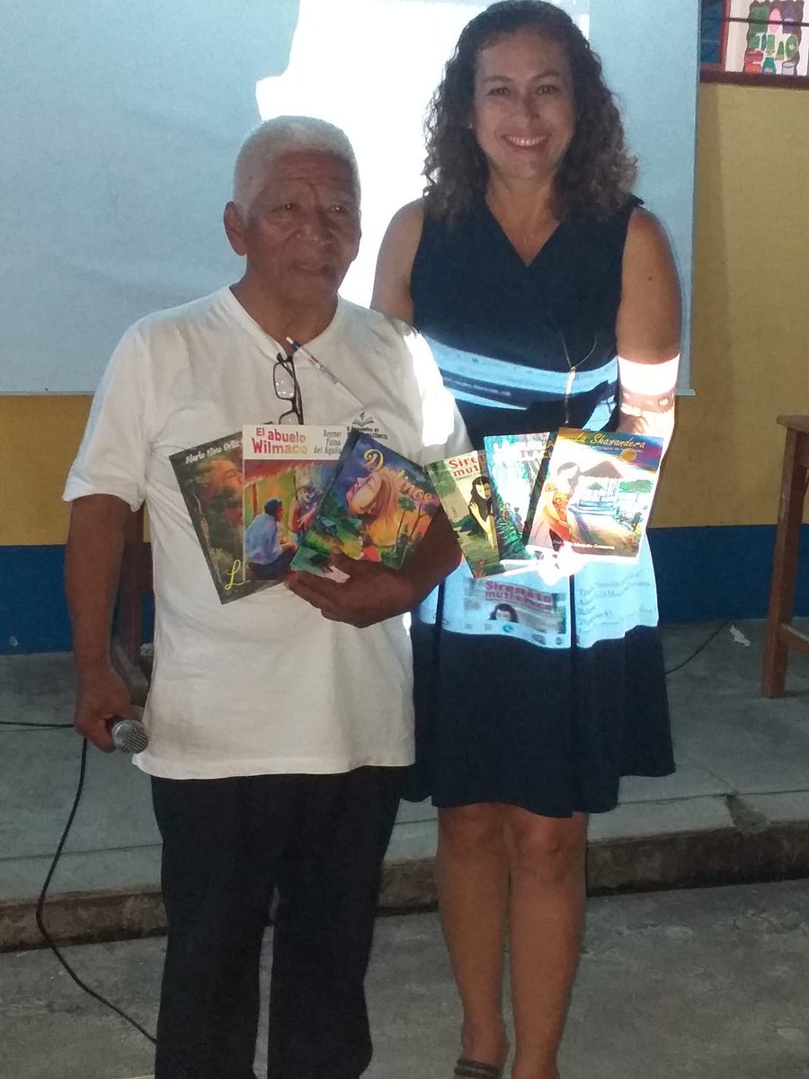 RedesLiteraria's tweet photo. El gran escritor y poeta José Félix Maquen Gamarra, integrante del equipo "Redes Literarias", viaja por la provincia de Juanjui promocionando y articulando esfuerzos para incentivar el placer por la lectura. https://t.co/jNxLI19g5j
