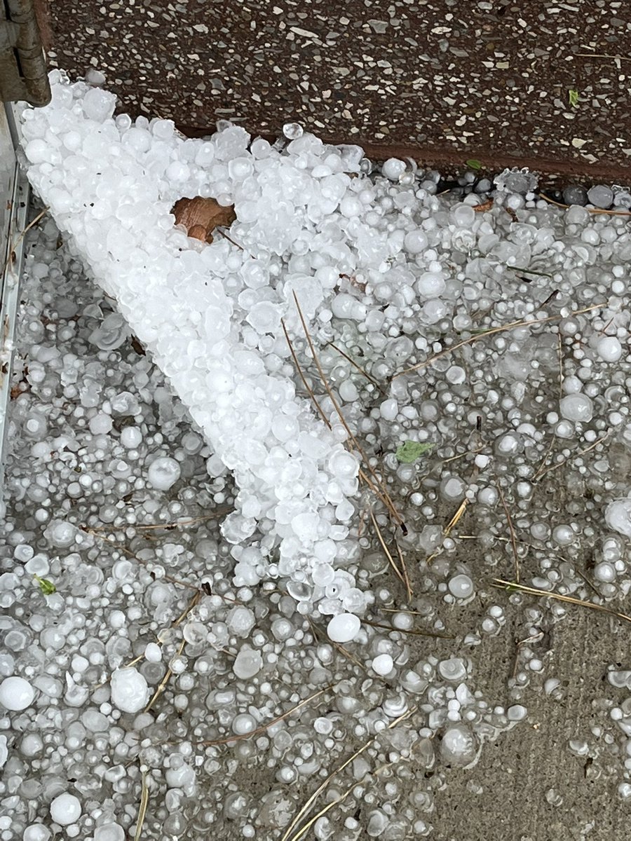 megpagdad's tweet photo. #hail #geaugacounty #claridontwp #noaa https://t.co/HoKuxsdqej