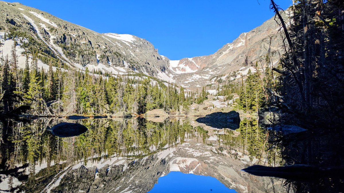 A #fun morning #hike in #RMNP to #DreamLake and #LakeHaiyaha. Dream Lake was a mirror!