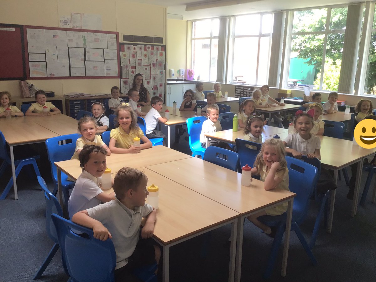 MissHinton21's tweet photo. You might have noticed we are having our outdoor area remodelled. Because of this we are needing to find alternative places to play! Today we took advantage of the year 6 children being away and went over to their classroom for the afternoon! https://t.co/AEbyhrrHxq