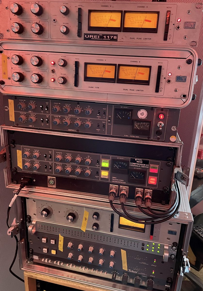 HoogMix's tweet image. Aftikken en laat maar komen!