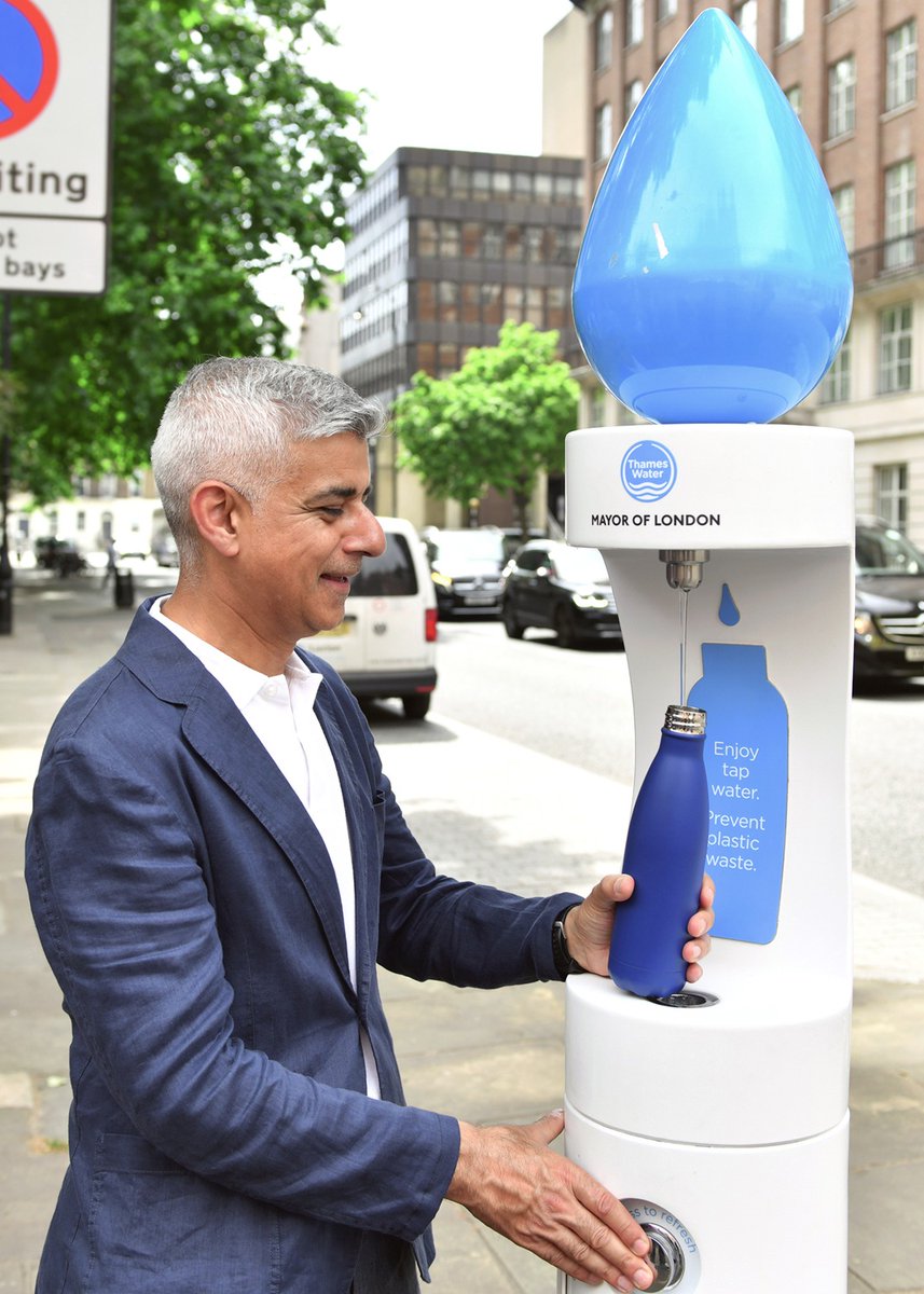 It's #WorldRefillDay! 💦 I know many Londoners are committed to ditching needless single-use plastics - and the 100 drinking fountains we've installed across our city mean Londoners & visitors can top up our reusable bottles quickly and easily. #RefillRevolution