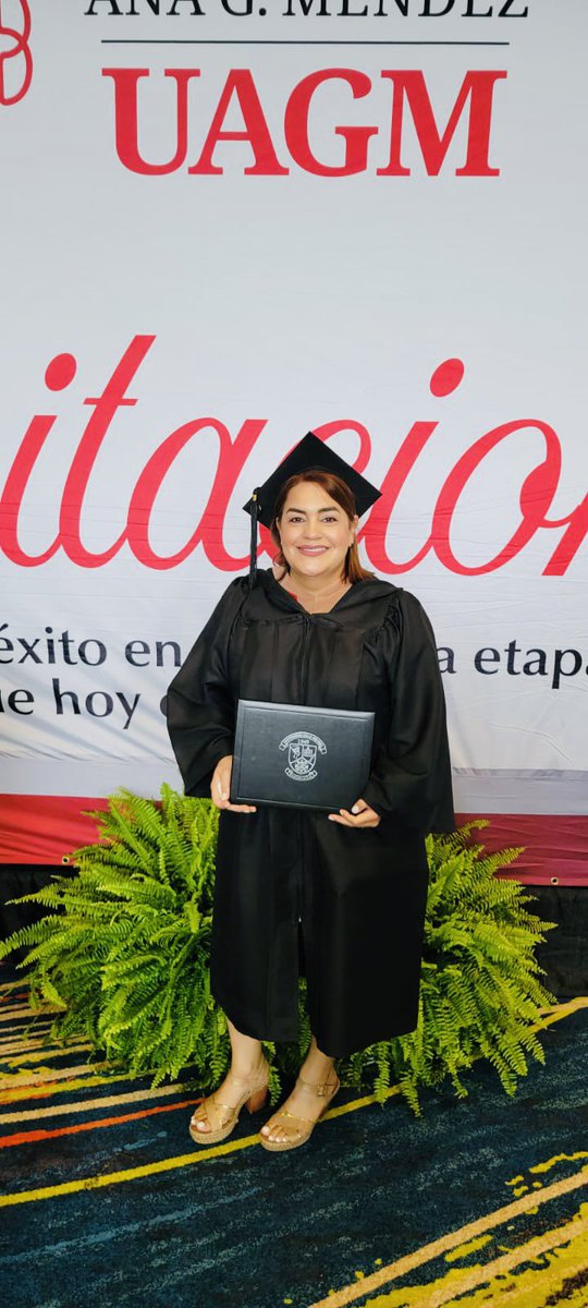 noemisanchez71's tweet photo. Gracias Dios por ayudarme a lograrlo!🎓👩🏽‍🎓 Agallas es convertir en osadía feroz lo que para algunos fue un perfecto pretextó para tronchar. Orgullosa de misma! Agradecida por que tuve la audacia y lo logre, no fue nada fácil, pero lo hice! 💪🏼 #unstoppable https://t.co/TZheINO1j1
