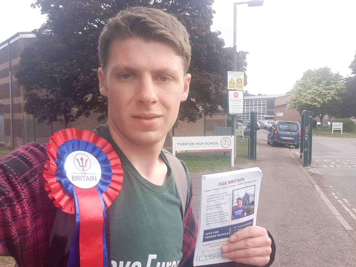 frankie_rufolo's tweet photo. The organisers of the only hustings event open to the public wouldn't let me take part or even sit in the audience and got security to remove me. I handed out leaflets to people outside and some of them were rather cross that I wasn't allowed in. #Tiverton #VoteForBritain https://t.co/gVRxPGa4Tw