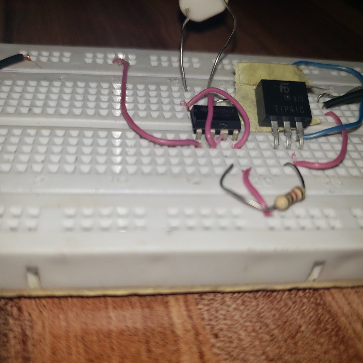 japheth_khalid's tweet photo. This process is done wit no human intervention. I believe by now, you understand hw a solar powered street light work.
Kindly retweet for others to get enlightened, like and follow for more
#tech #GreenEnergy #environment #asuu #stem #techforkids #ss #TechForMe #TechWithKhalid https://t.co/gNONIPo5zF