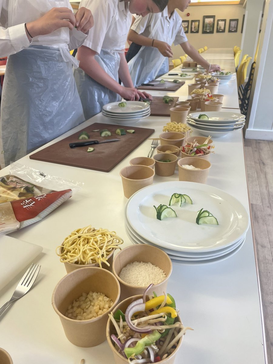 This evenings cookery club
:How to shell &amp; de-vein tiger prawns &amp; create a coconut batter.
:Preparing &amp; rolling vege noodle rolls.
:A simple cucumber garnish. 
:How to prepare chicken breast, marinate teriyaki style &amp; skewer, the results were mighty tasty!
<a href="/AKSSchool/">AKS Lytham</a>