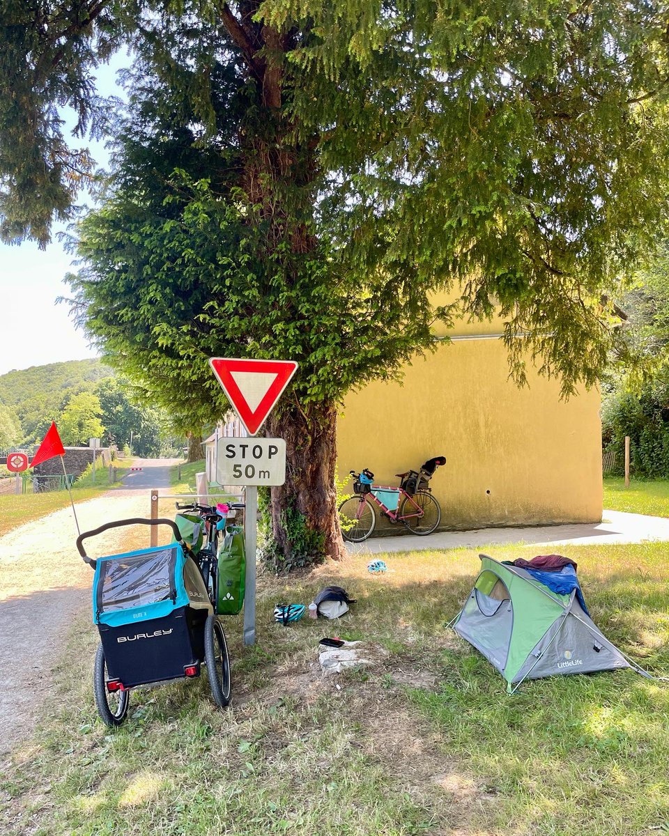 🇫🇷 France McFam tour update… 

🚲 Many gorgeous miles covered 
🤬 A few flat tyres
🤒 1 x sick toddler
🤢 1 x sick mum
🤷🏼‍♀️ Countless plans changed 
☀️ One show-stopping heatwave heading our way… 😬 

Now it’s starting to feel like a real adventure.