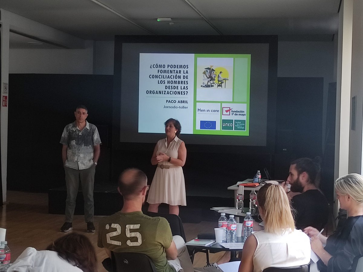MadridIgualdad's tweet photo. Continuamos los talleres sobre la implicación de los hombres en los cuidados, organizados en el marco del proyecto #MenInCare https://t.co/Idknug0n1l de @UNED, y dirigidos al personal de las organizaciones que forman parte de la Red de #empresascorresponsables de #Madrid https://t.co/9X451Asu8R