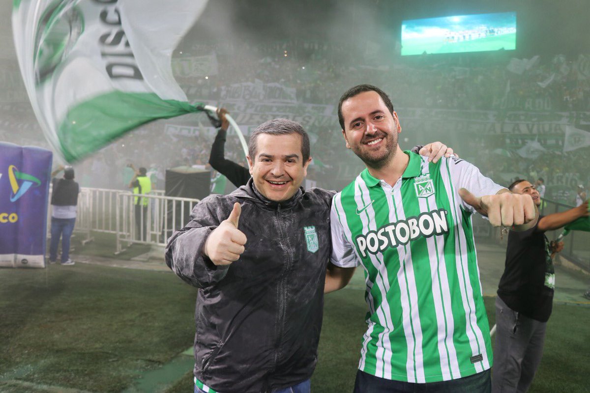 marioguti2023's tweet photo. Vivimos una noche muy especial, llena de alegrías y emociones⚽, donde además, acompañamos a LDS La Estrella💚🤍 , en la celebración de sus 22 años como barra. Gracias por la invitación. Vamos Verde a salir campeones 🏆💪🏻 #Siderense💯
#FutbolEnPaz https://t.co/I1Qo14VbiR