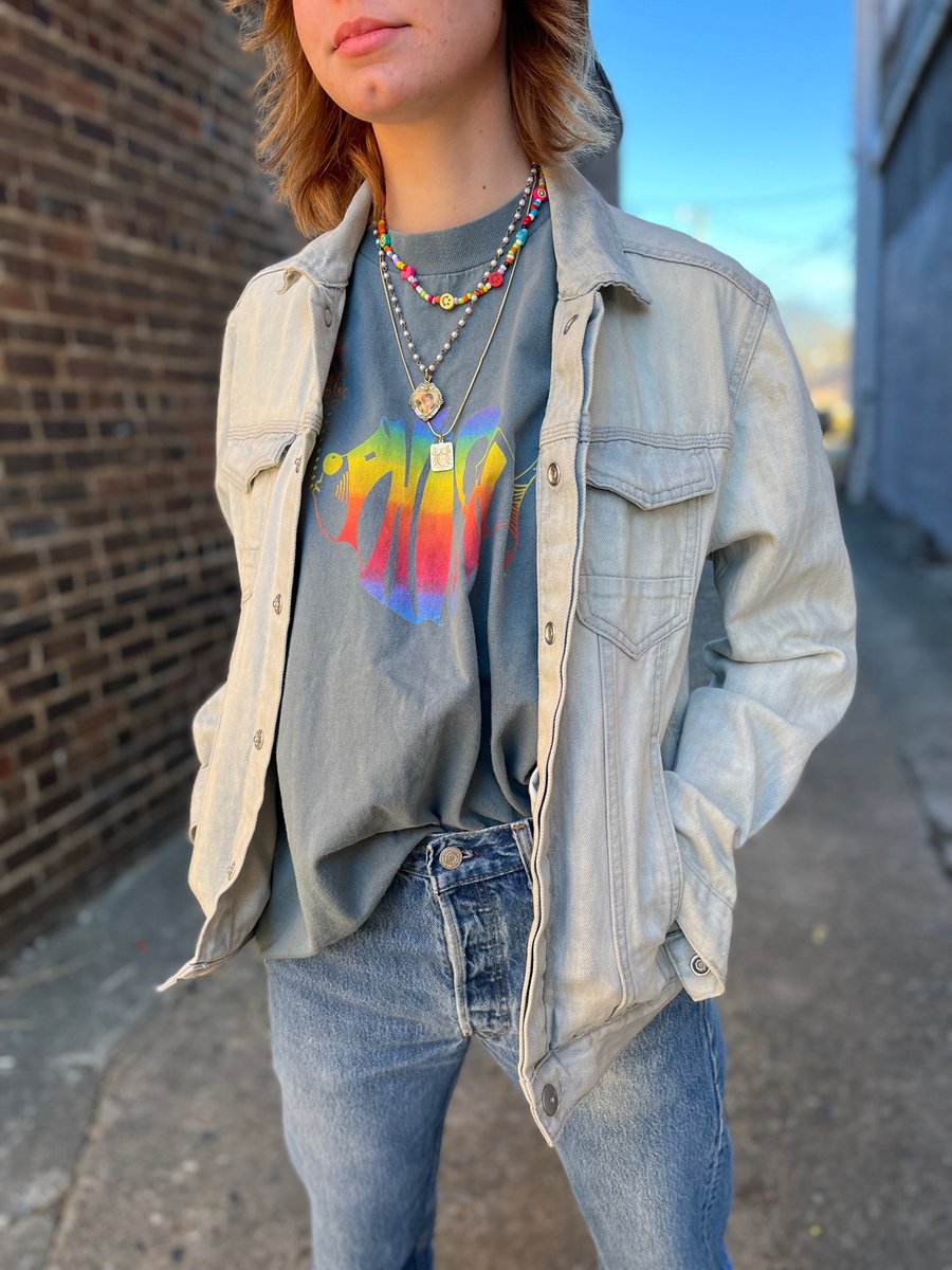 Grab your accessories here this week Thursday-Saturday 12-5

 #fashion #style #themusenc #themuse #vintage #vintagefashion #newgrahamnc #grahamnc #chapelhill #durham #mebane #destination #thrift #secondhand #smallbusiness #raleighnc #elon #uncg #burlingtonnc #greensboro #hillsbor