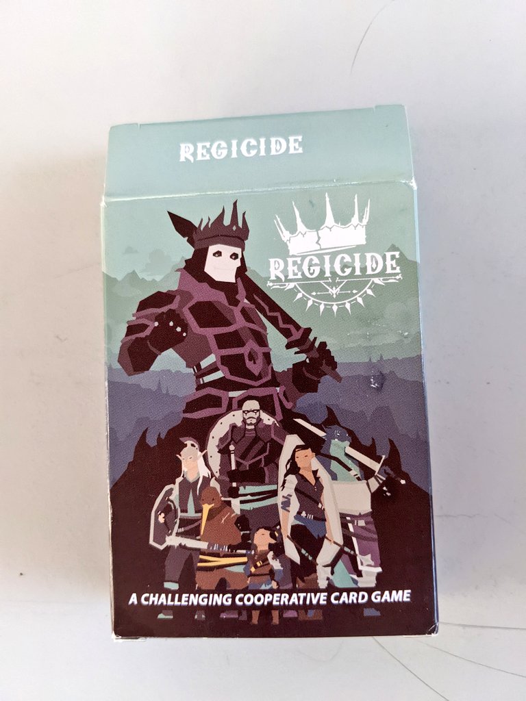 BrettVormPod's tweet photo. Micha hat mir heute regicide von @BadgersMars gezeigt. Tolles taktisches forderndes coop Kartenspiel, was man auch mit einem normalen Kartenspiel spielen kann.
Spielen wir definitiv nochmal! https://t.co/xUXz0ulVO8
