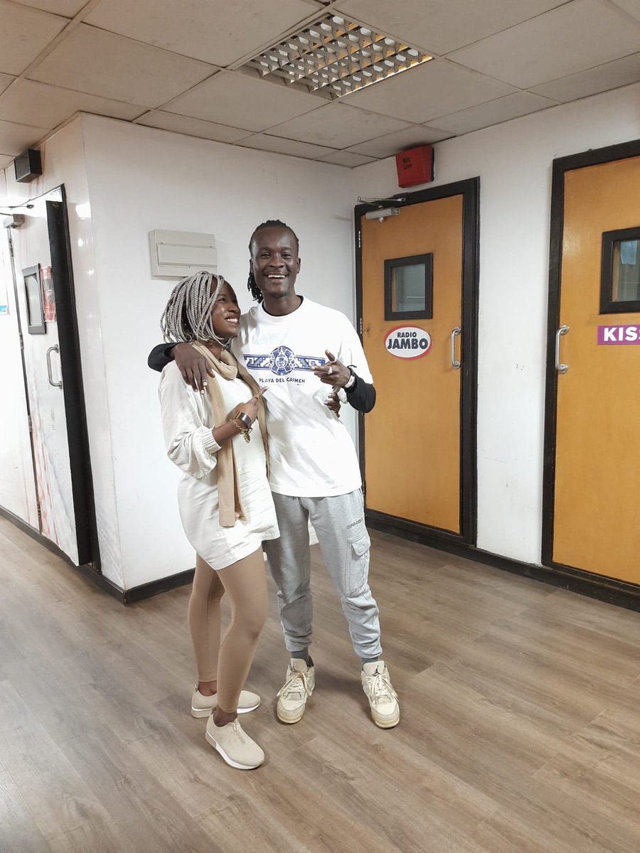 DenzelVincentA1's tweet image. Find you a girl who looks at you the way @CorineOnyango looks at me😂.Was an amazing experience being on today's #thejumpoff on @HomeboyzRadio