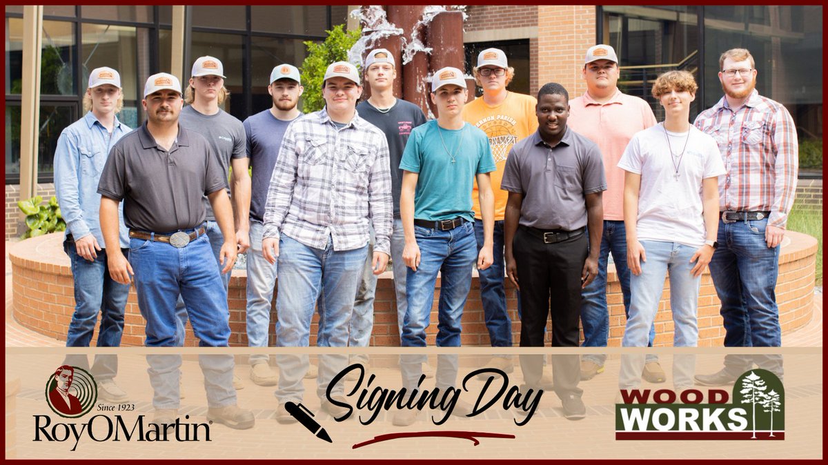 RoyOMartin's tweet photo. RoyOMartin celebrated 12 recent high school grads who successfully completed our WoodWorks certification program. On Tues., a signing event was held at our home office in Alexandria, La., as they were officially hired as part of our team! 🎉 Congratulations!
#RoyOMartinCareers https://t.co/inoRA2alNo