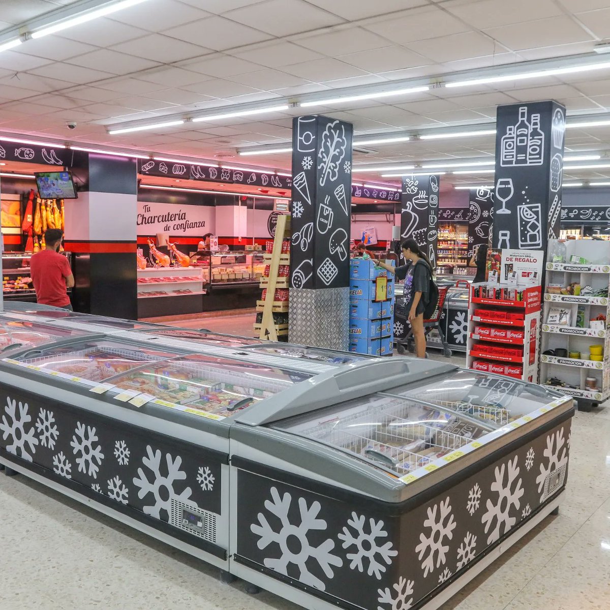 MaskomSuper's tweet photo. Después de unos días de reforma 👷👷‍♂️👷‍♀️, en 🛒Maskom Supermercados 🛒 nos ponemos actualizados para ti 🤩 para daros lo mejor y más fácil.

📸 Maskom Málaga, C/Duque de Rivas 12.

 #MaskomSupermercados #elsuperdemálaga #imagen #restyling #Málaga https://t.co/gq2F2IIUtf
