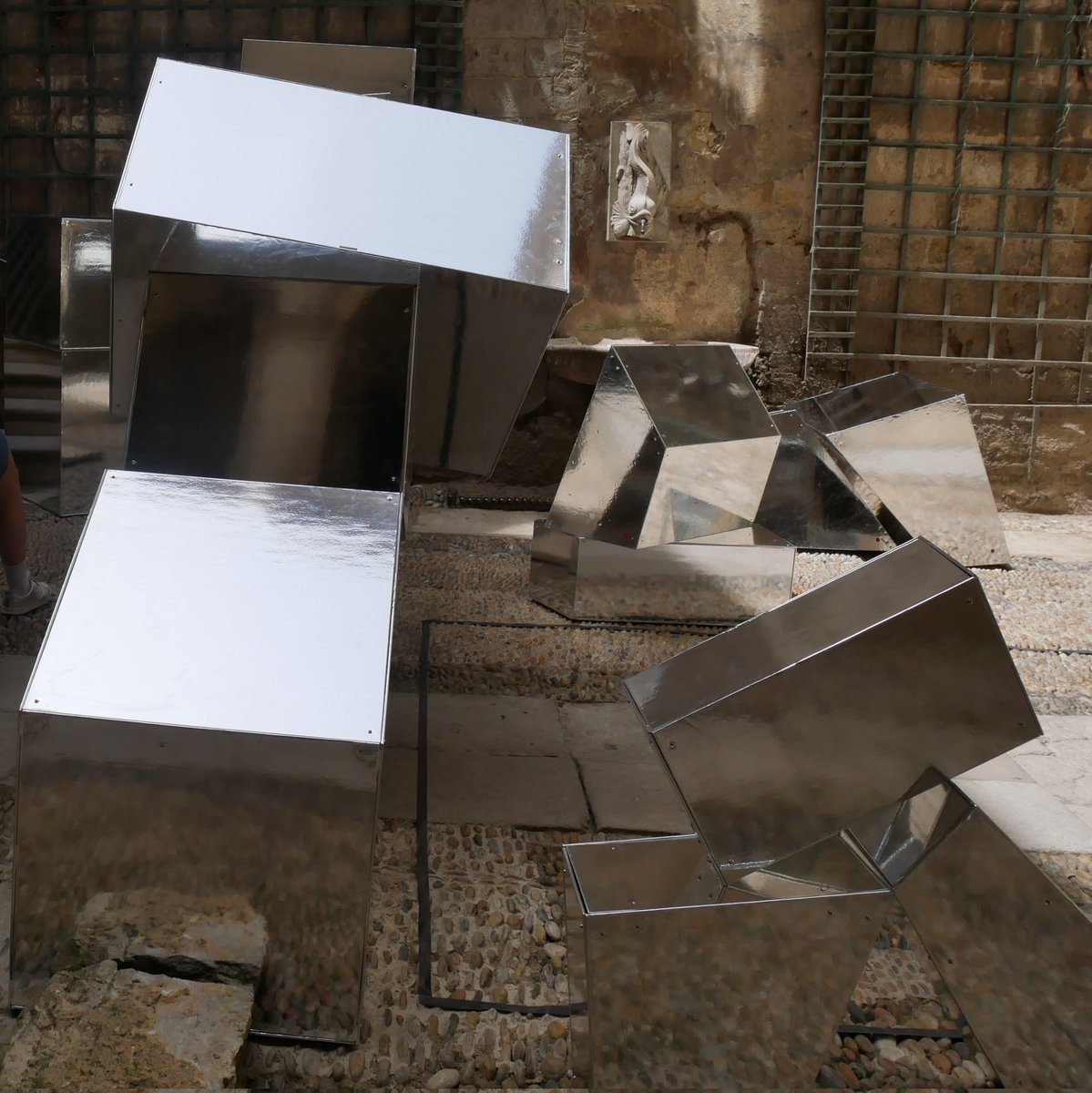 LisaBarrAvel's tweet photo. @FAV_34 

Installation Fragment de Chiara Vigneri &amp; François Chantier

#favmtp2022 #architecture #montpellier https://t.co/StLUWKwuFc https://t.co/moeQbujWsO