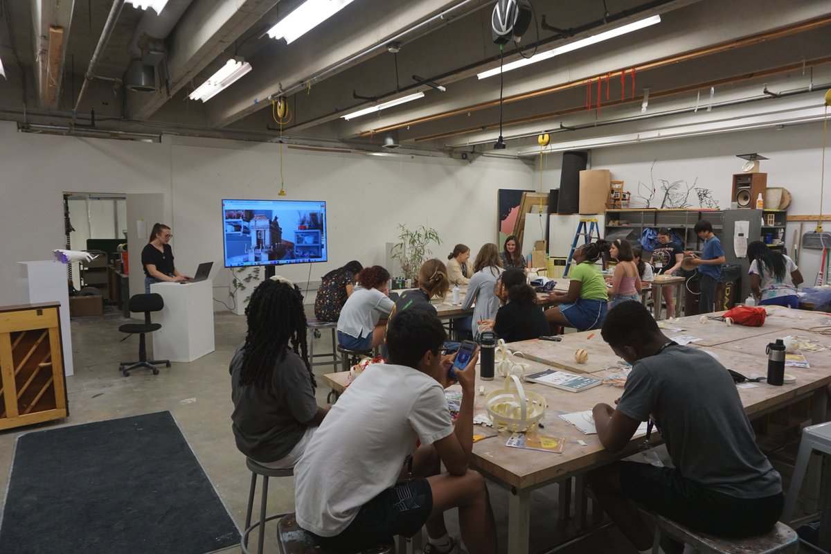 UC_DAAP's tweet photo. Yesterday our high school group learned about the many different experiences in our Fine Arts program. They were lucky to be instructed by DAAP’s very own @rachellinnemannart. Hopefully we see some familiar faces at future orientations! #ucdaap #daapcamp https://t.co/IiLAz6Ev4x