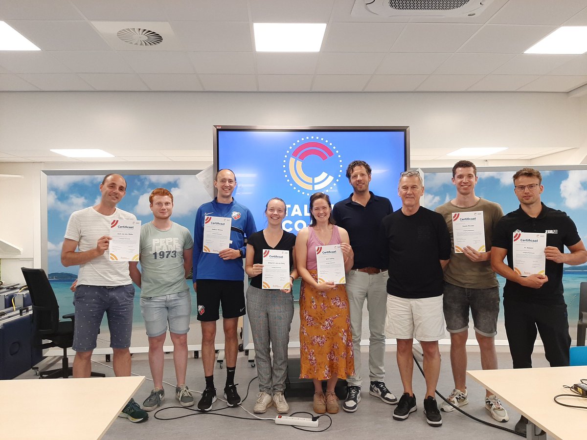 Leergang Talentcoach succesvol afgesloten. Mooie opbrengsten voor deze toppers, met name op de 'zachte kant': wie ben jij als coach, waar geloof je in, en hoe breng je dat over? #talentontwikkeling030