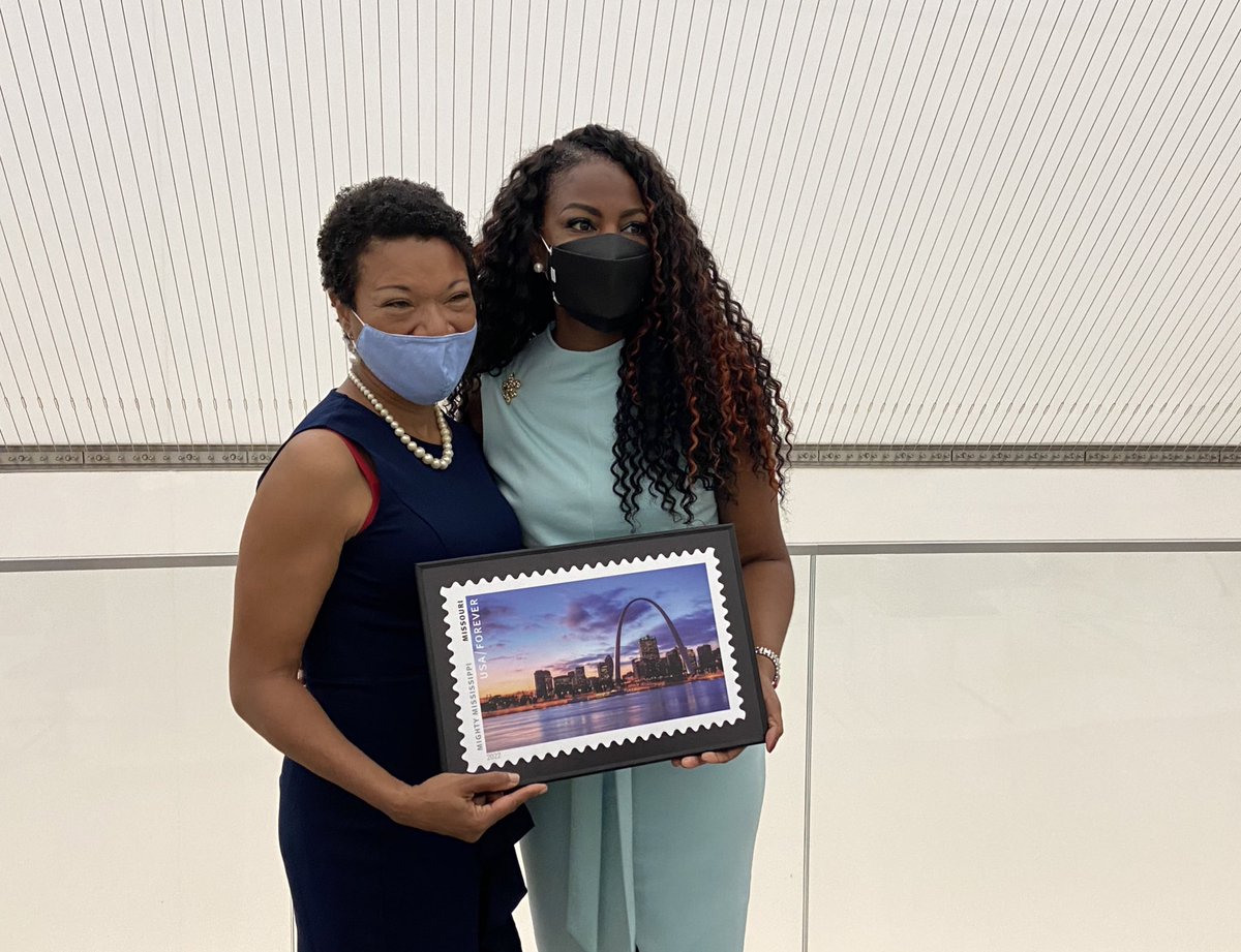 We love our post office! This morning, I joined St. Louis Postmaster Jeff Drake for the unveiling of <a href="/USPS/">U.S. Postal Service</a>’ new Mighty Mississippi stamp series featuring our iconic <a href="/GatewayArchSTL/">Gateway Arch</a>. Now, whenever you send a letter, St. Louis can be a small part of that journey 📬
