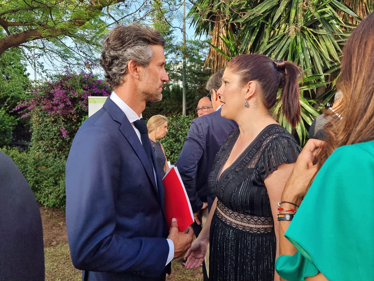 Nuestra ciudad es única en arte, en cultura y en gastronomía. En muchos ámbitos destacamos de forma muy positiva y tenemos que estar orgullosos de ello. Todo eso también es motivo para celebrar, para enseñar lo magnífica que es Málaga, en todos los aspectos. Presumamos de ello.