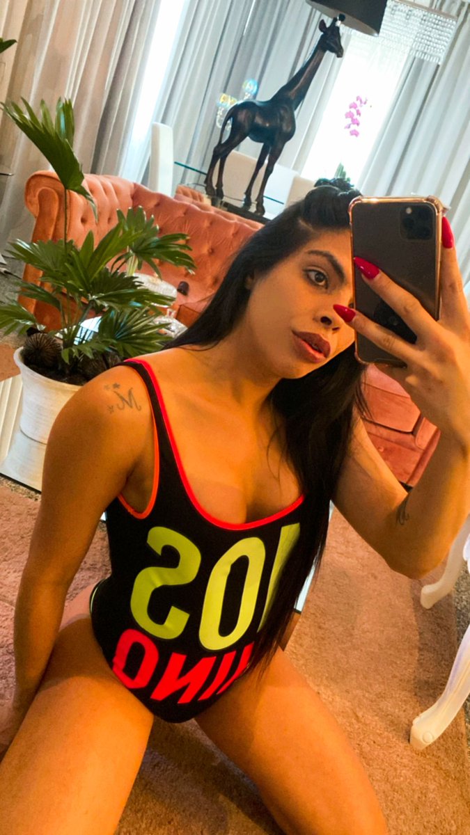 robertaxxl's tweet photo. ⬇️🩱I'll keep taking off my bodysuit if you give me a RT👅 🔄🔄🔄🔄

🔥RT for the full naked pic 🔥

https://t.co/Xsea7i5V2e https://t.co/NYryrOKhpS