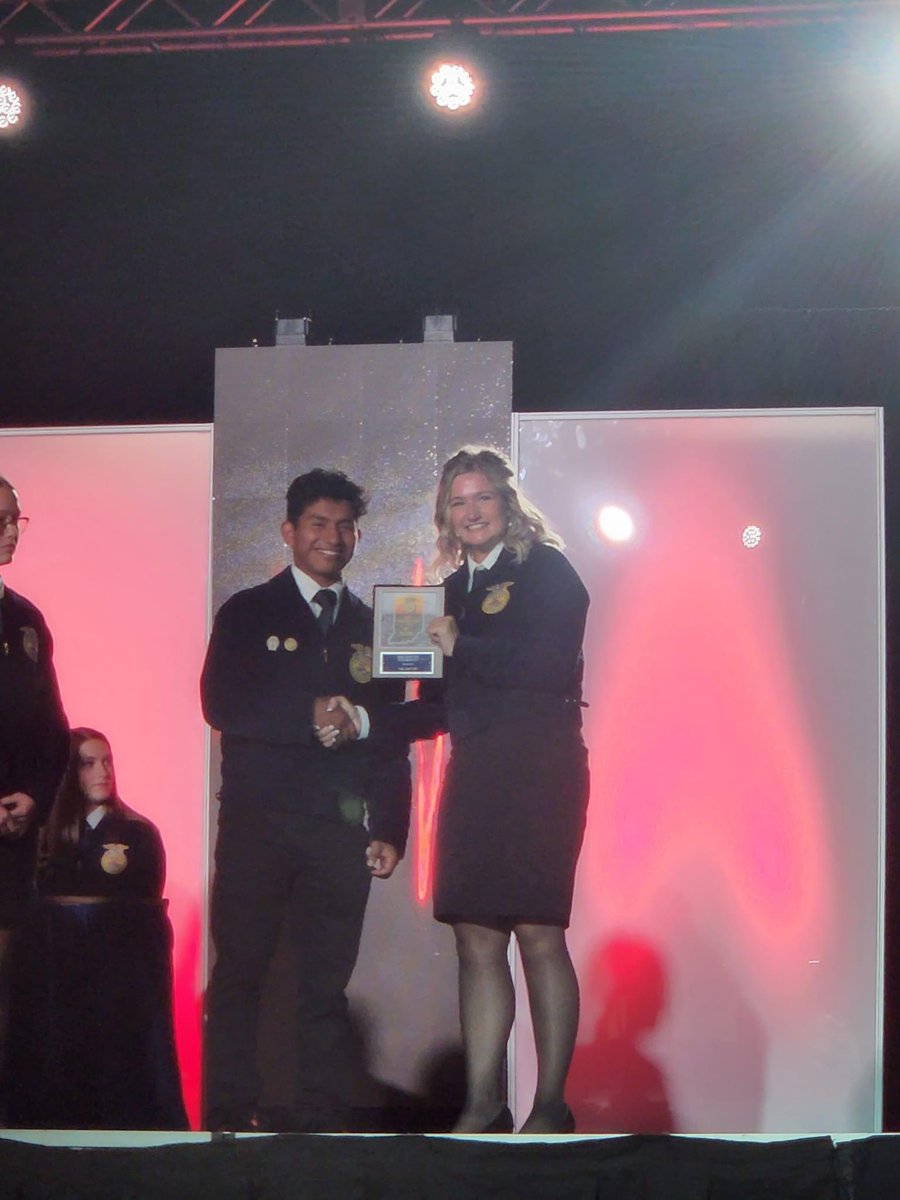 Congratulations to our Hoosier Degree Recipients and Profiency winners!
Receiving their Hoosier Degrees were Levi Curlin, Dakota Richards and Ryan Hughes!! Proficiency winners were Levi Baker placing 3rd, Levi Curlin placing 4th, and Courtney Higgins placing 4th!