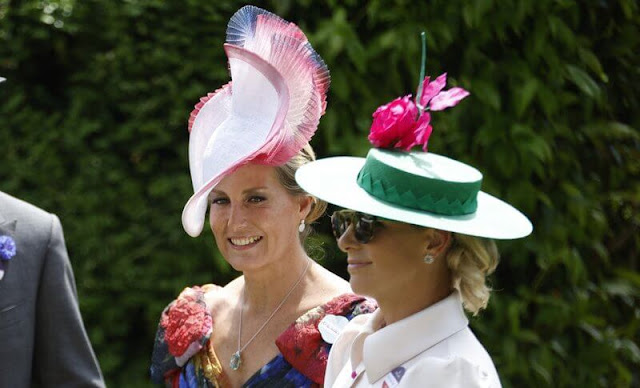 new_royal's tweet photo. British Royal Family attended Ladies Day of Royal Ascot 2022 https://t.co/MiS72OofP6 https://t.co/JFliydjzXL