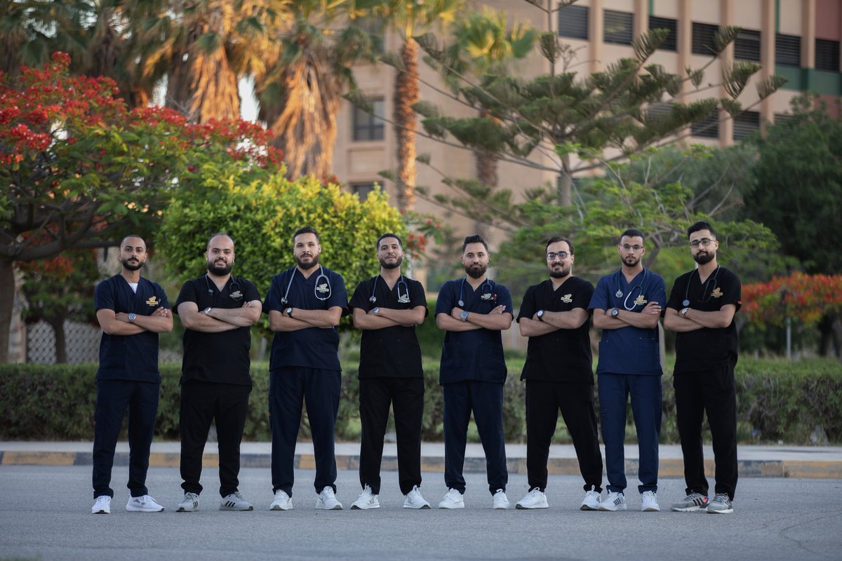 aabdlraheem's tweet photo. وأخيرا نهاية المشوار و على أعتاب الامتحانات ربي يوفقنا وينفع بينا 🙌
#subgroup_photo_session 
#batch44 https://t.co/j9ss9Sk03Z