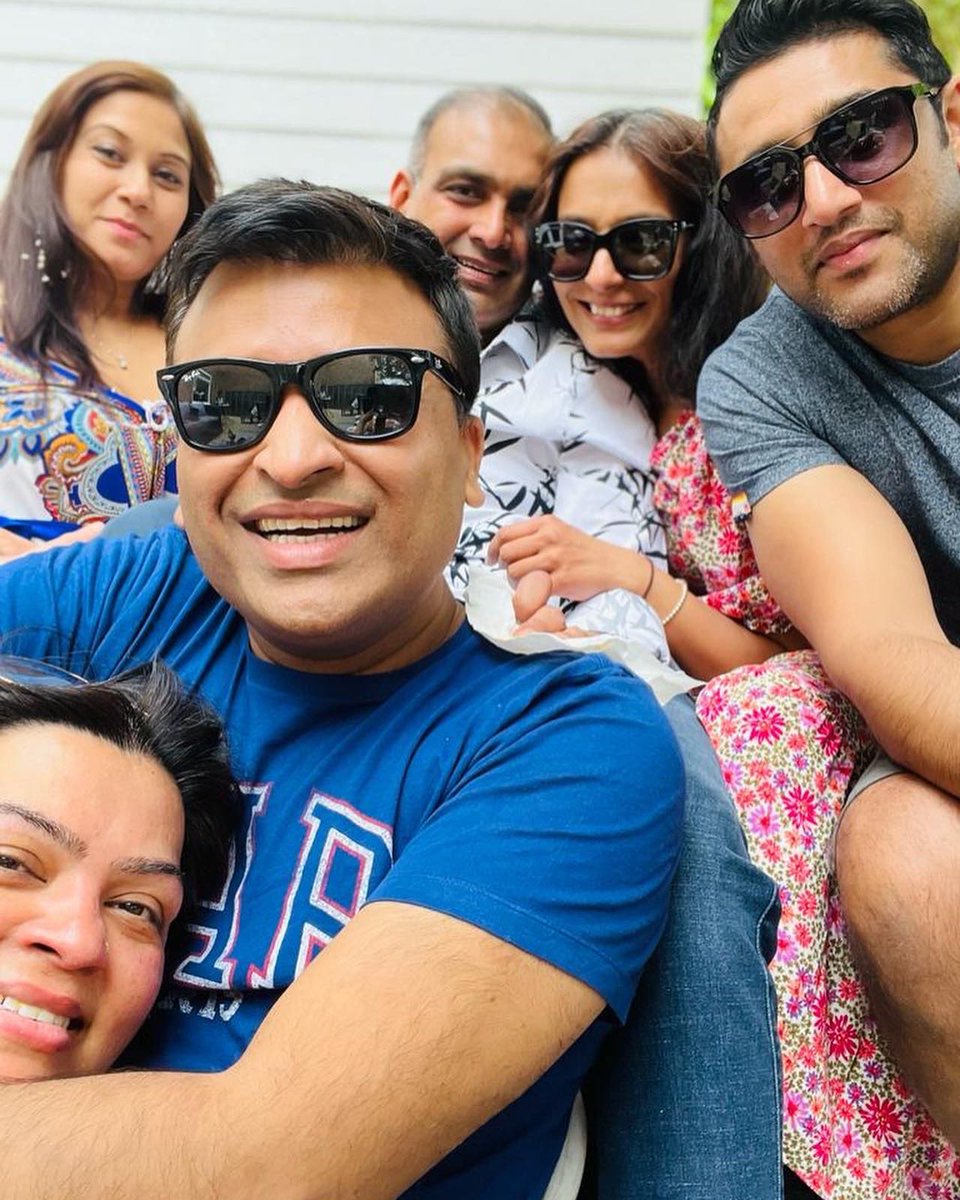 vishalagga's tweet photo. Just chilling and trying to beat the heat with best people around us, No one looks back on their life and remembers the night they got plenty of sleep ๐ค , here we are creating frigging memories for us to cherish forever.
.
..
โฆ
#VRtheWorld https://t.co/6jYGrcYFpw