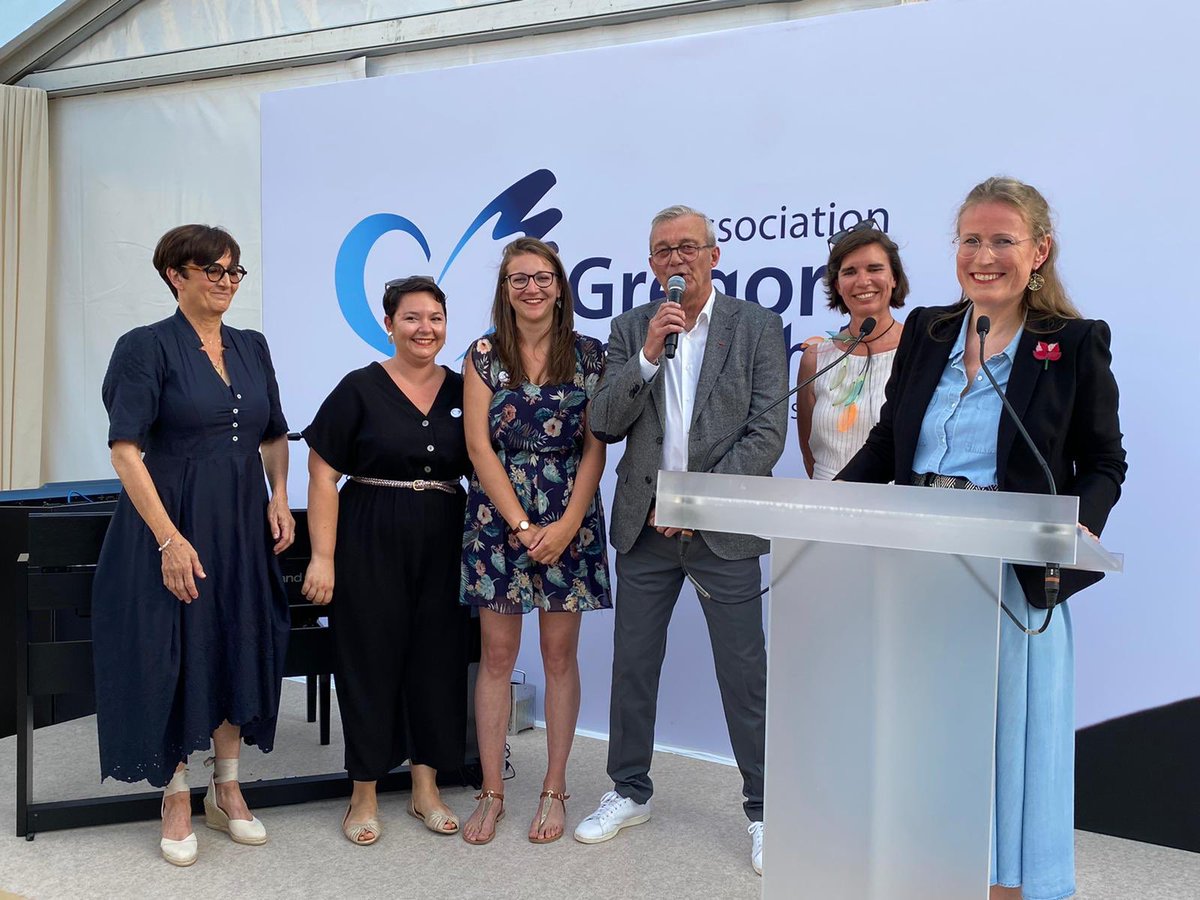 villederueil's tweet photo. 👨‍👩‍👦Inauguration ce soir de la maison Grégory Lemarchal. Cet établissement unique en Europe permet d’accueillir en dehors du milieu hospitalier les patients atteints de mucoviscidose ayant bénéficié d’une greffe. ⬇️ https://t.co/YJDoecpjxs