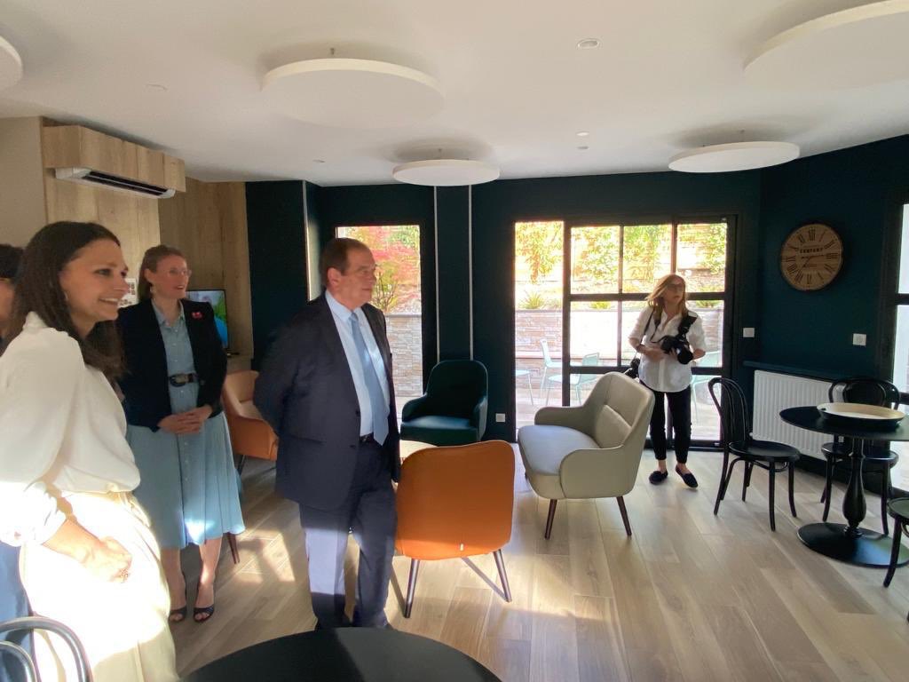 villederueil's tweet photo. Une inauguration qui s’est déroulée en présence de @patrick_ollier maire de Rueil-Malmaison, Brigitte Macron, Leslie, Pierre et Laurence Lemarchal directrice et co-fondatrice de l’association, les membres et amis de l’association.

@A_GregLemarchal 
#associationgrégorylemarchal https://t.co/audBbHOkfh