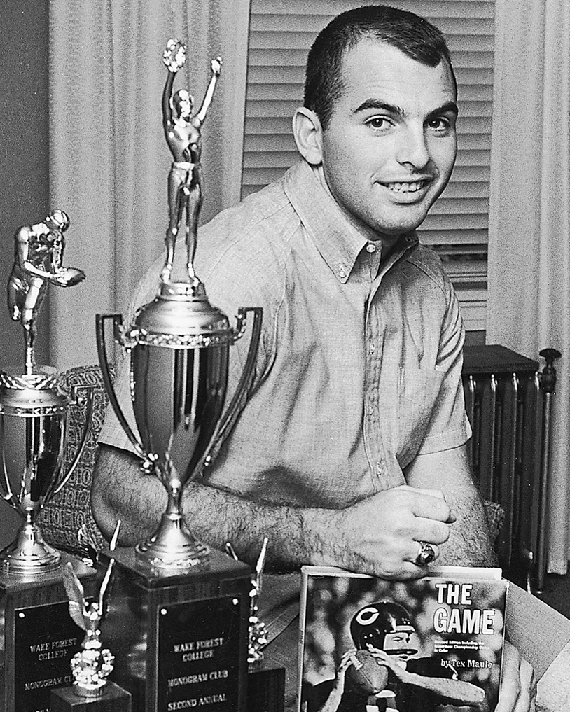 52 years ago, we lost a leader, friend and hero to many 💛🖤

We will forever remember the life and legacy of Brian Piccolo 🎩