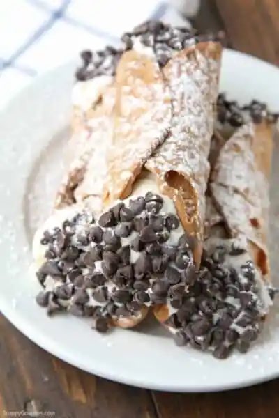 Happy National Cannoli Day!! This is my favorite Italian dessert, and exactly this way pictured. Do you like cannolis? What kind? 

#CDAngeloAuthor #TheDifferencebook #TheVisitorbook #womensfiction #italianamericanauthor #cannoli #cannolis #italiandessert #italiandesserts