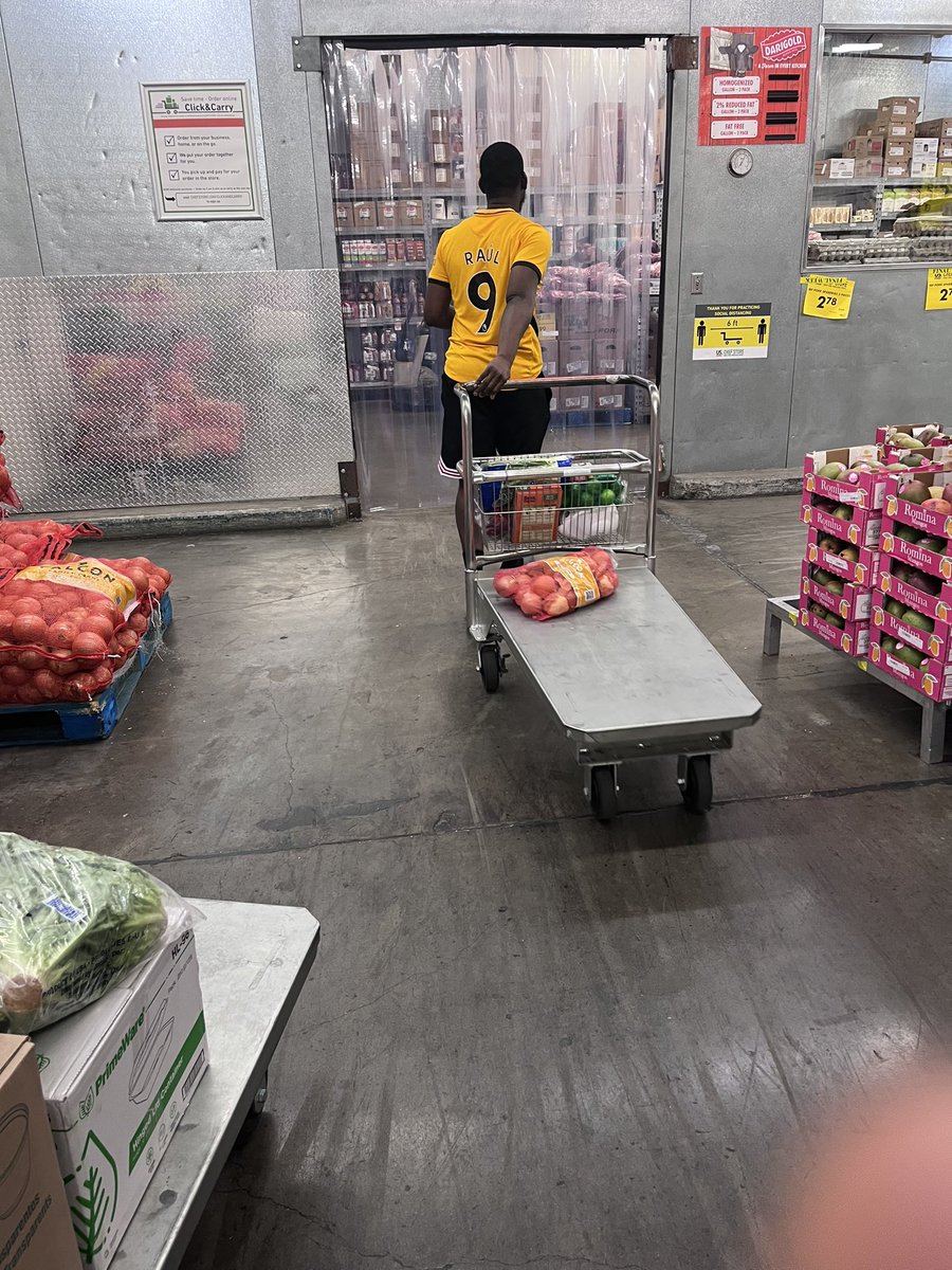 tonsol1983's tweet image. Es chingon ver esto @Raul_Jimenez9