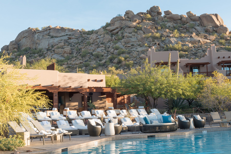 TravelersJoy's tweet photo. From historic boutiques to luxurious resorts, these are the best honeymoon hotels in #Arizona https://t.co/VfK2W1kfbn #ArizonaHoneymoon #honeymoon #honeymoonhotels #skiptheblender https://t.co/xZmvdUc7QQ