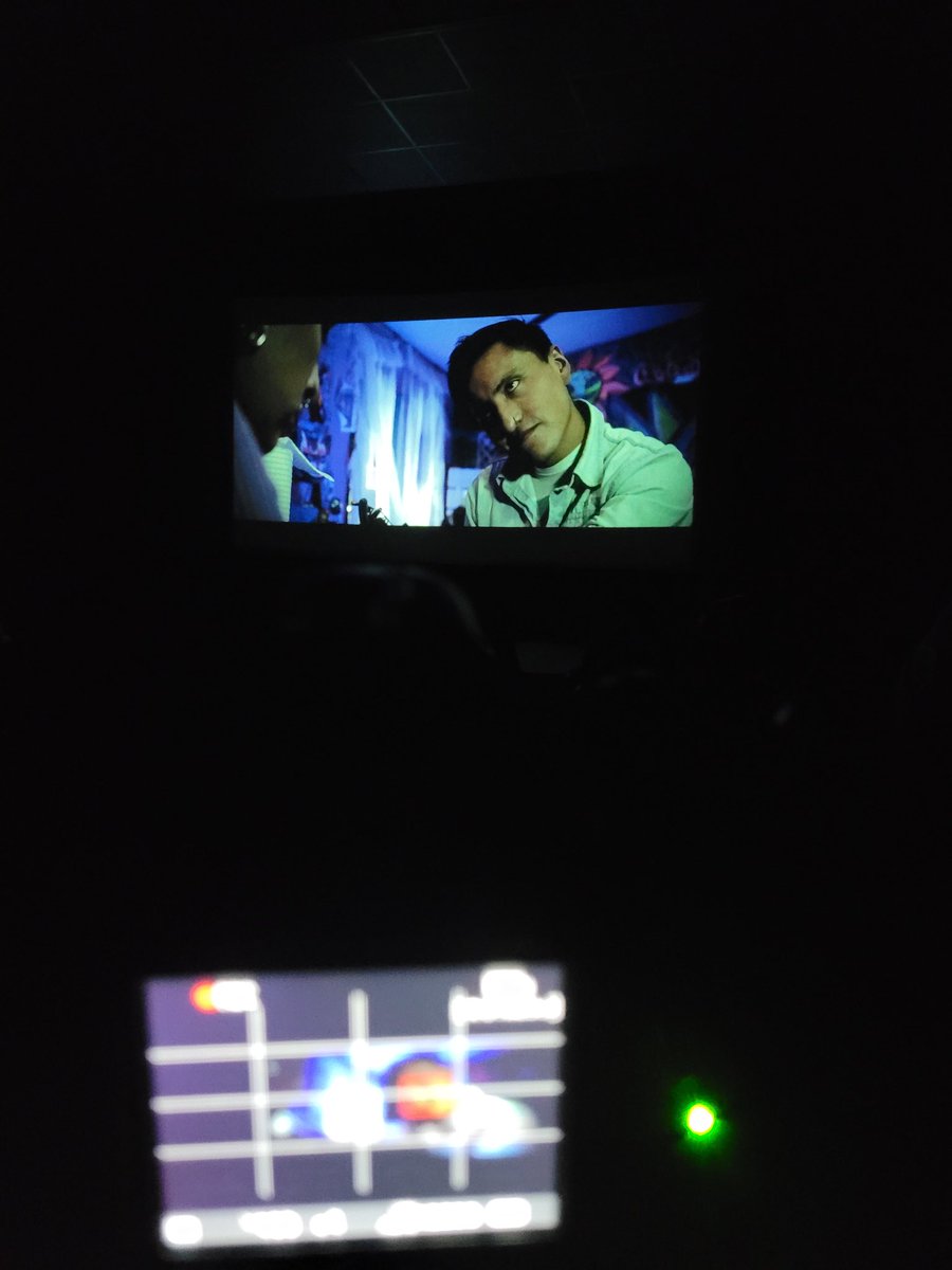 CrisFrias17's tweet photo. Escena del corto "Kaoz" donde actuo, el cual se proyecto la semana pasada en la #Cinemateca. De la directora Carla Flores.

#CineUmsa #hechofuerteyenbolivia #Actuación #Actor #ActorBoliviano #Cortometraje #Kaoz #BadGuy #Mirada #CineBolivia #ActorBolivianl #MorbiusTime :v https://t.co/Zv9Uynw1vh