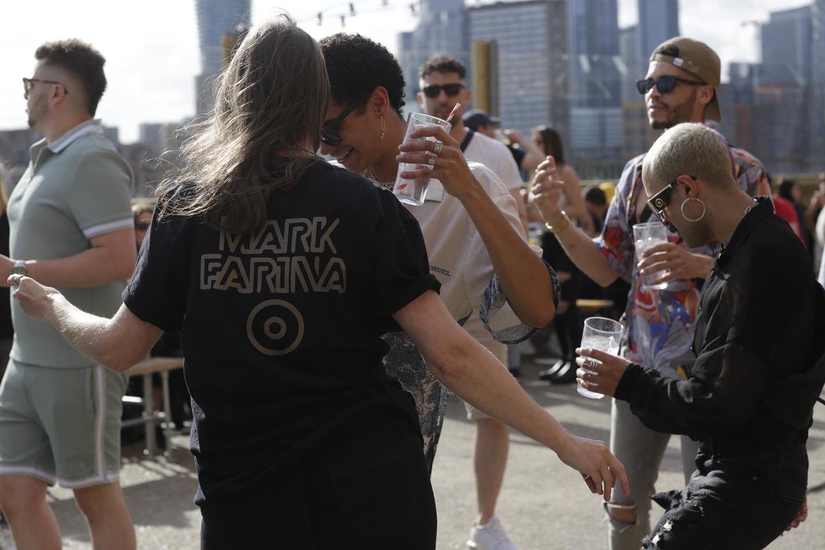 djjadecox's tweet photo. Daytime partying in my @djmarkfarina  tee! https://t.co/h5hSZAbqvE