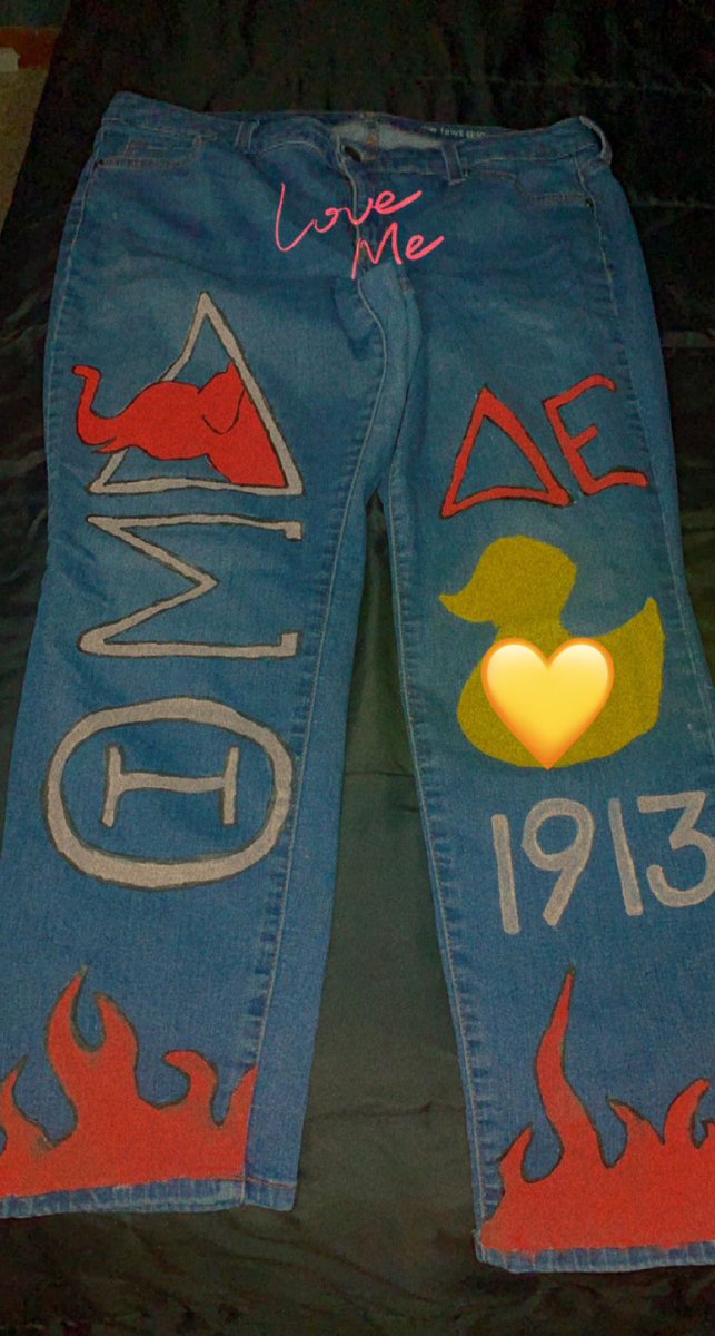 JadedInLove's tweet photo. Told yall I wasn't finished yet🤫🔥 TAG YOUR FAVORITE RED😘❤️ #explore #explorepage #exploremore #greekart #d9 #deltasigmatheta #deltaepsilon #agp #mississippiartist #lorman #jackson #alcorn #south https://t.co/x3fFqzAX44