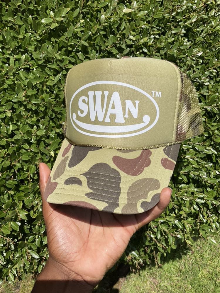 SWANWHO's tweet photo. My trucker hats dropped I don’t want to hear about Bass Pro anymore lol🔥🔥🔥 come cop the brand https://t.co/fxh6lt2HcS