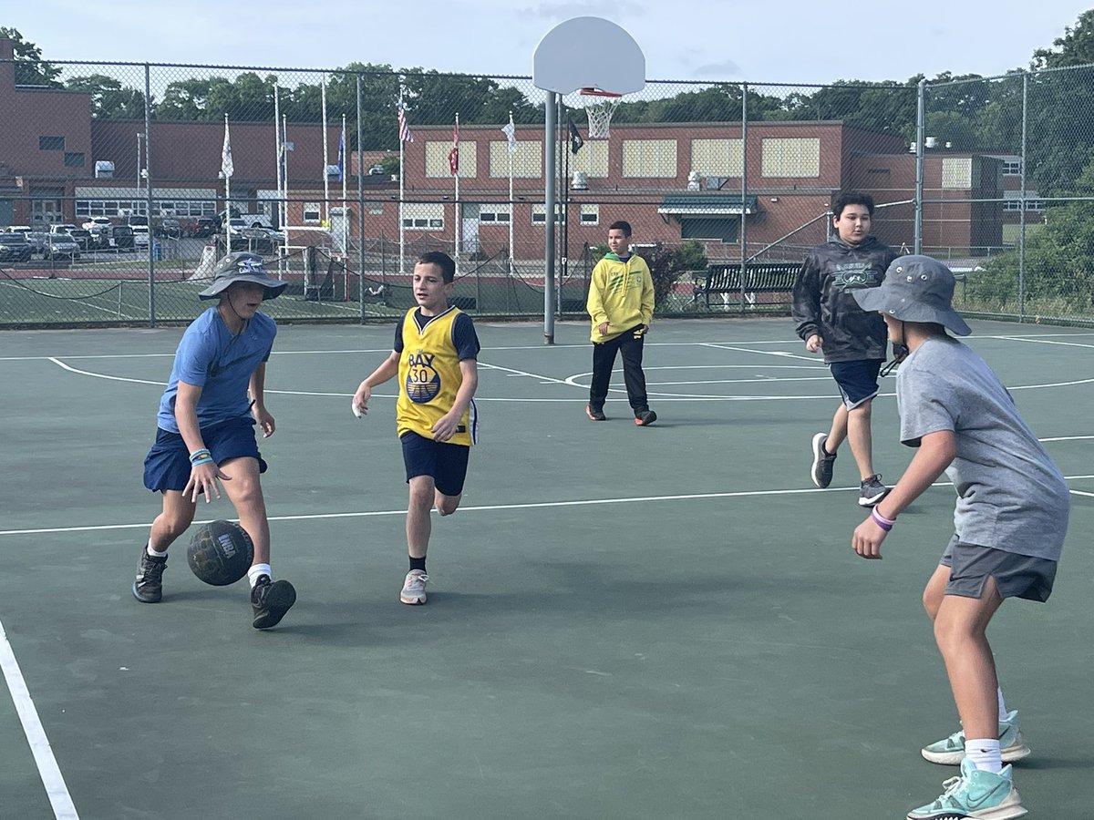 MarpleQMS's tweet photo. Yellow Team students had a great time at Field Day today!!! #QMSYellow #WeAreYellow #QMSRocks https://t.co/4ZoXdwev1N