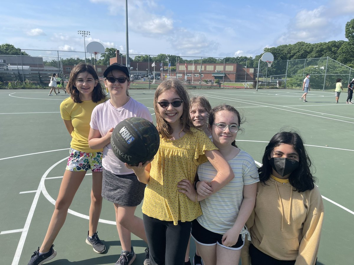 MarpleQMS's tweet photo. Yellow Team students had a great time at Field Day today!!! #QMSYellow #WeAreYellow #QMSRocks https://t.co/4ZoXdwev1N