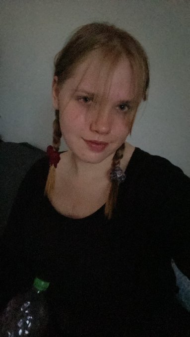 A mouth to kiss and braids you can pull on 🥰 what else do you need? https://t.co/ej60pDqb9X